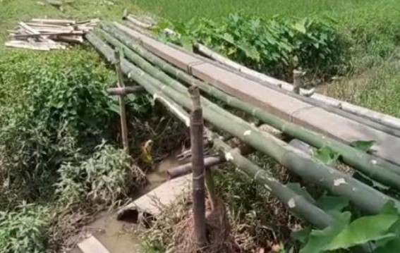 Irresponsibility of Panchayat forced locals to make temporary culvert at own expense in Kanchanmala Irresponsibility of Panchayat forced locals to make temporary culvert at own expense in Kanchanmala
